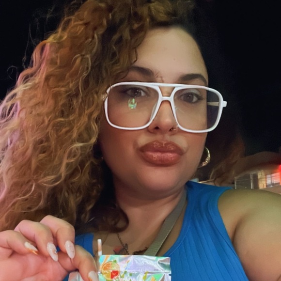 Sabrina's Closet (@cityseducti0n) | Poshmark